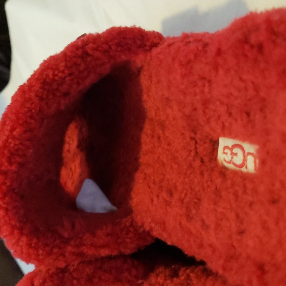 UGG Fluffita red real shearling sandals slippers - Picture 7 of 9